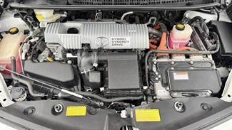2014 Toyota Prius - Thumbnail