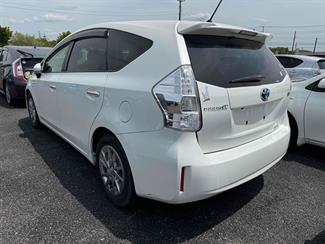 2014 Toyota Prius - Thumbnail