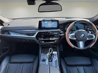 2017 BMW 530i - Thumbnail