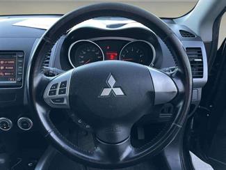 2009 Mitsubishi Outlander - Thumbnail