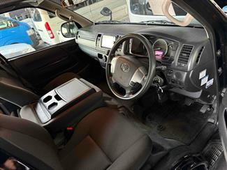 2018 Toyota Hiace - Thumbnail