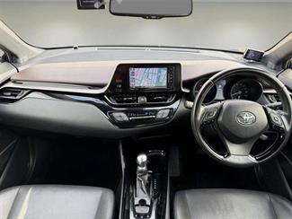 2017 Toyota C-HR - Thumbnail