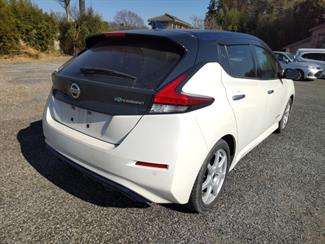 2021 Nissan Leaf - Thumbnail
