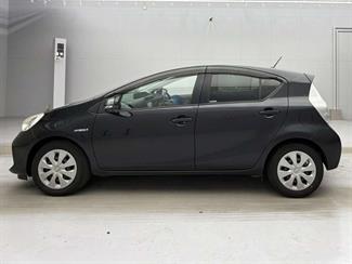 2014 Toyota Aqua - Thumbnail