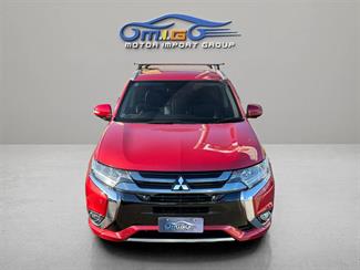 2016 Mitsubishi Outlander - Thumbnail