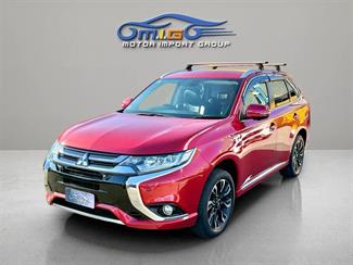 2016 Mitsubishi Outlander - Thumbnail