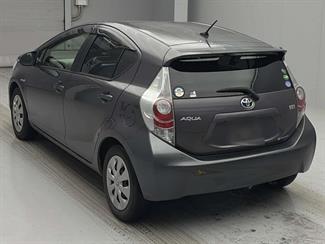 2013 Toyota Aqua - Thumbnail