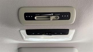 2016 Nissan Serena - Thumbnail