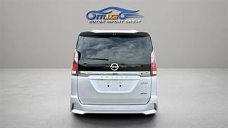 2016 Nissan Serena - Thumbnail
