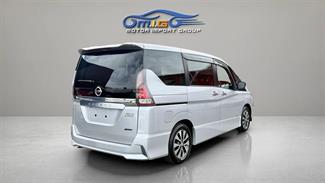 2016 Nissan Serena - Thumbnail