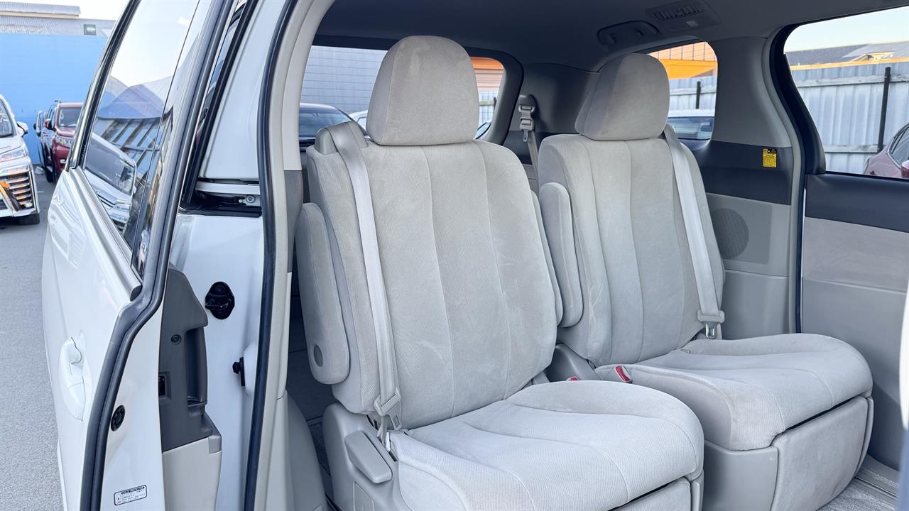 2006 Toyota Estima