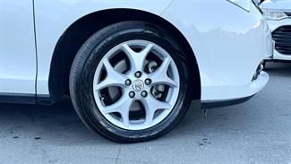 2006 Toyota Estima - Thumbnail