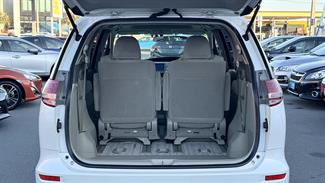 2006 Toyota Estima - Thumbnail