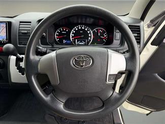 2020 Toyota REGIUS - Thumbnail