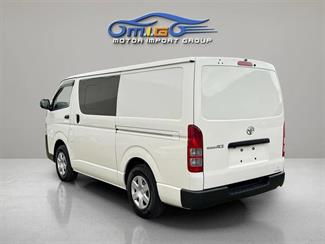 2020 Toyota REGIUS - Thumbnail