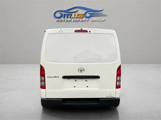 2020 Toyota REGIUS - Thumbnail