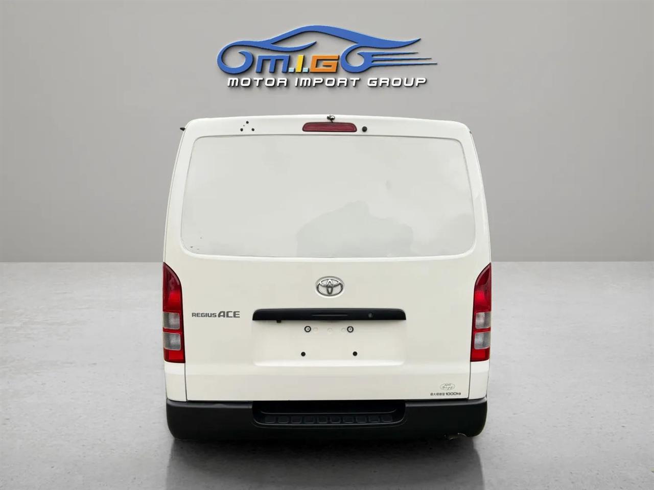 2020 Toyota REGIUS