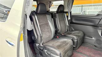 2013 Toyota Vellfire - Thumbnail