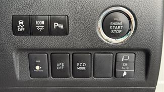 2013 Toyota Vellfire - Thumbnail