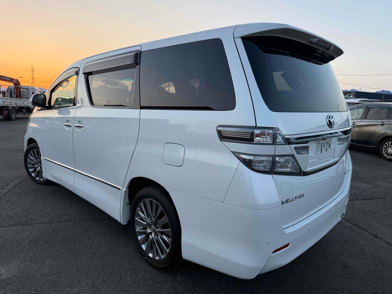 2013 Toyota Vellfire