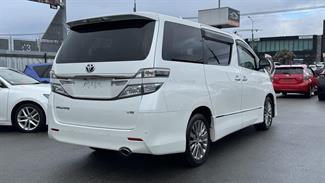 2013 Toyota Vellfire - Thumbnail