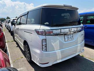 2017 Nissan Elgrand - Thumbnail