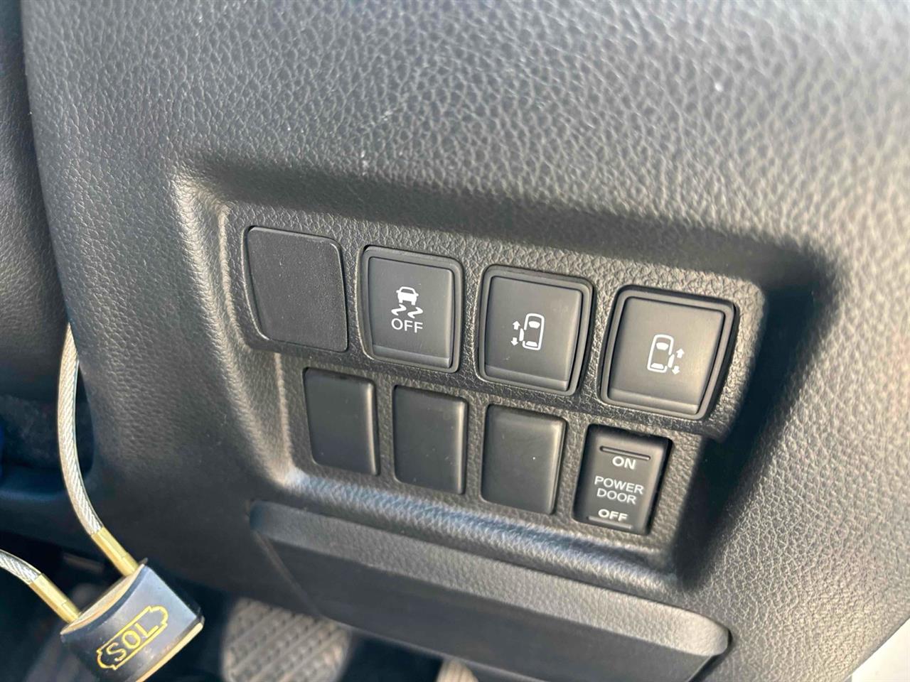 2017 Nissan Elgrand