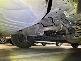 2016 Nissan Serena - Thumbnail