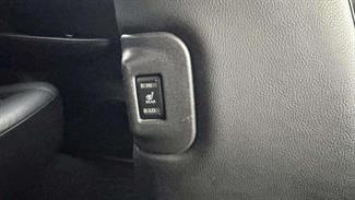 2017 Nissan Leaf - Thumbnail