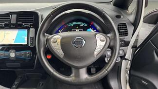 2017 Nissan Leaf - Thumbnail