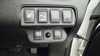 2017 Nissan Leaf - Thumbnail