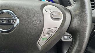2017 Nissan Leaf - Thumbnail
