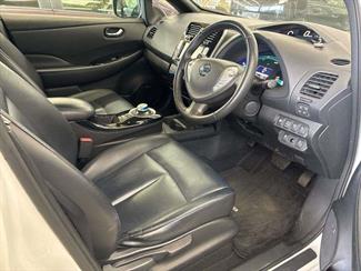 2017 Nissan Leaf - Thumbnail