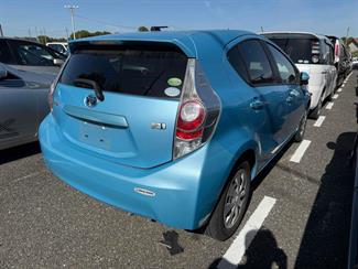 2012 Toyota Aqua - Thumbnail