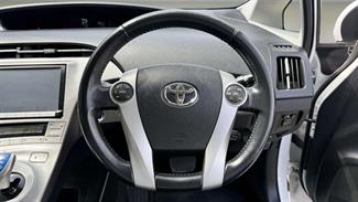 2014 Toyota Prius - Thumbnail