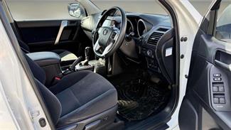 2016 Toyota Land Cruiser Prado - Thumbnail