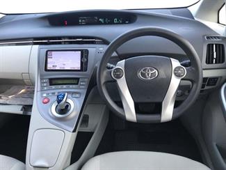 2012 Toyota Prius - Thumbnail
