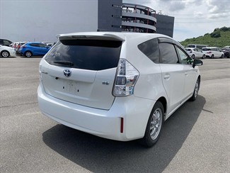 2013 Toyota Prius - Thumbnail