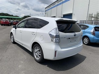 2013 Toyota Prius - Thumbnail