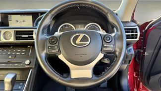 2016 Lexus IS 200t - Thumbnail