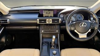 2016 Lexus IS 200t - Thumbnail