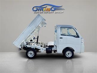 2024 Daihatsu Hijet - Thumbnail