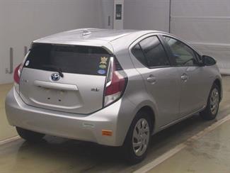 2015 Toyota Aqua - Thumbnail