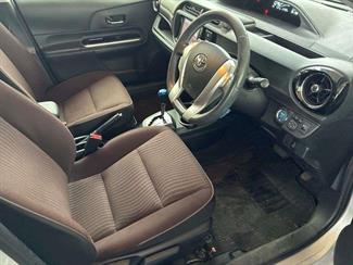 2015 Toyota Aqua - Thumbnail