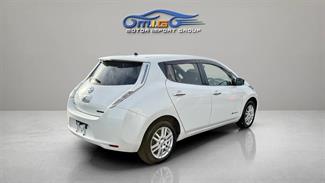2016 Nissan Leaf - Thumbnail