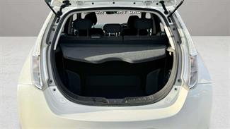 2016 Nissan Leaf - Thumbnail