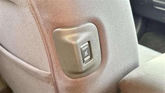 2016 Nissan Leaf - Thumbnail