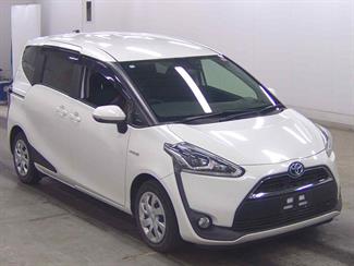 2017 Toyota Sienta - Thumbnail