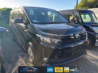 2015 Toyota Voxy - Thumbnail