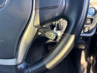 2015 Toyota Voxy - Thumbnail